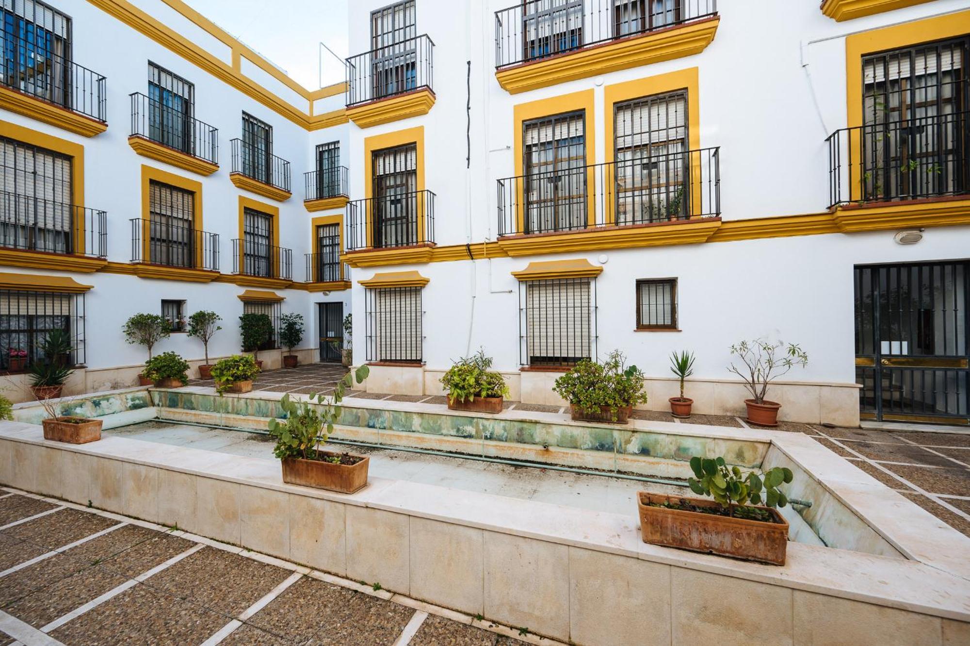 Pilsev Center Apartment Sevilla Exteriör bild